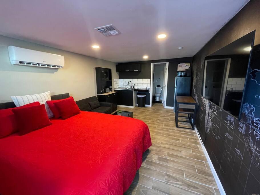 New Midtown Modern Studio With Backyard Phoenix Exterior foto