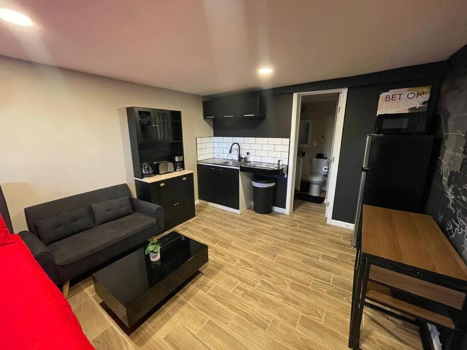 New Midtown Modern Studio With Backyard Phoenix Exterior foto